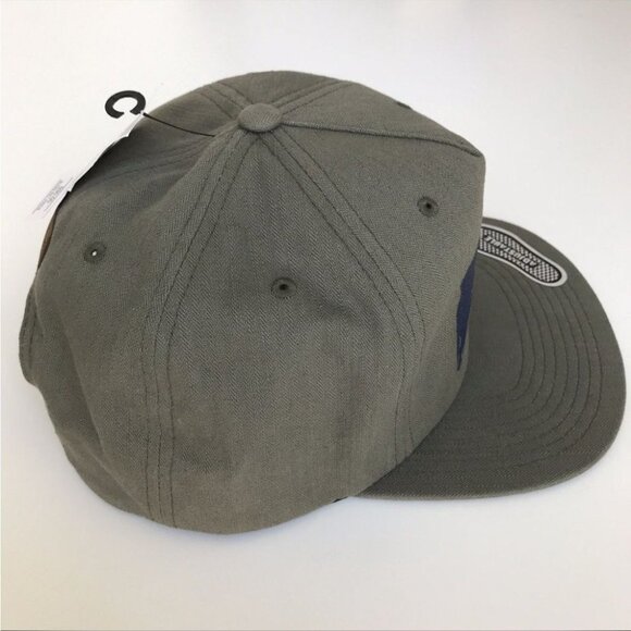 Vans Classic Snapback Hat in Pine Forest Green | Vans Vans Adjustable Hat - Baseball Hat - Army Green Skatewear Beach - Y2K Unisex hat
